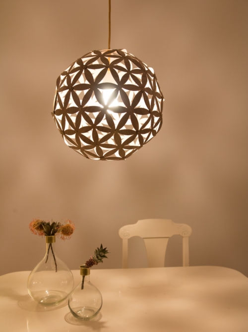 Hängeleuchte "Blomst No1" - Furnier Nussbaum