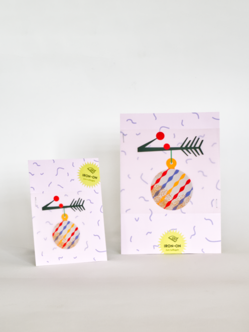 Bügelbild ♡ Zweig mit Kugel